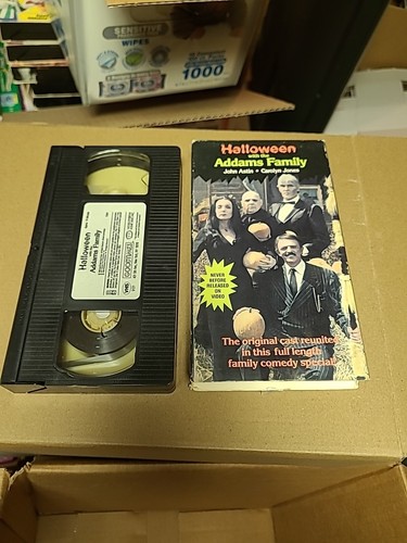 Halloween with the addams - the,